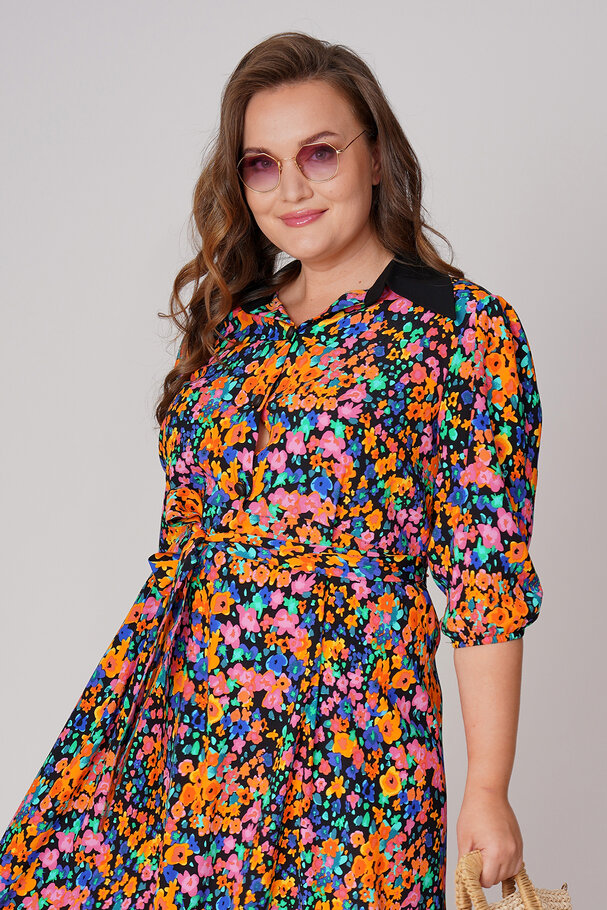 COLLARED FLORAL DRESS