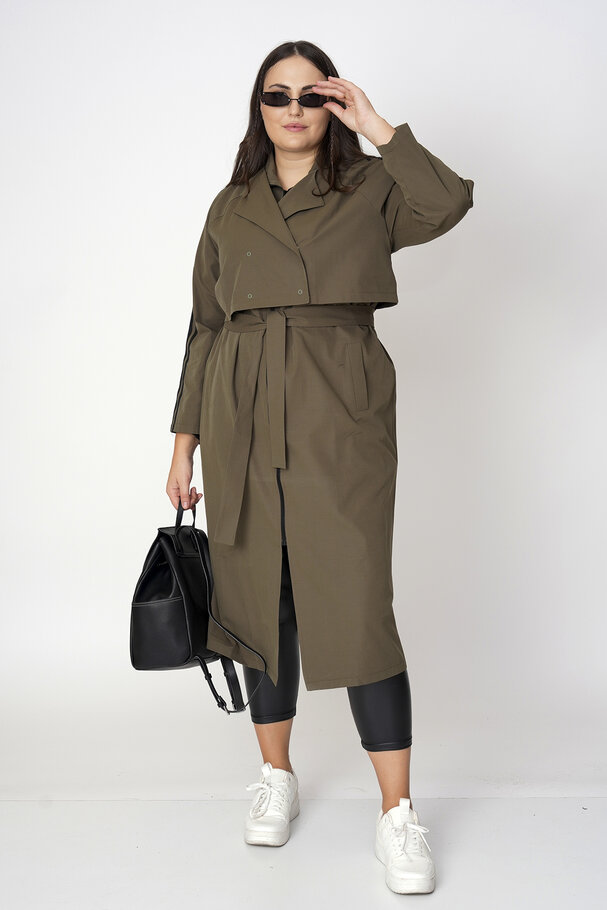 DUAL-USE TRENCH COAT THAT CAN BE CONVERTED INTO A VEST