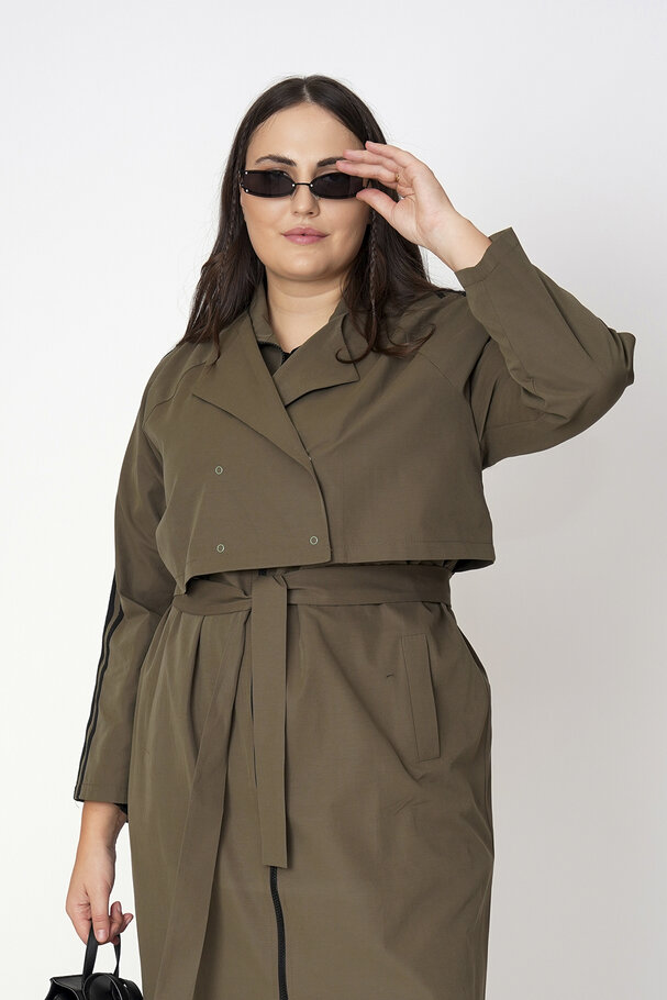 DUAL-USE TRENCH COAT THAT CAN BE CONVERTED INTO A VEST