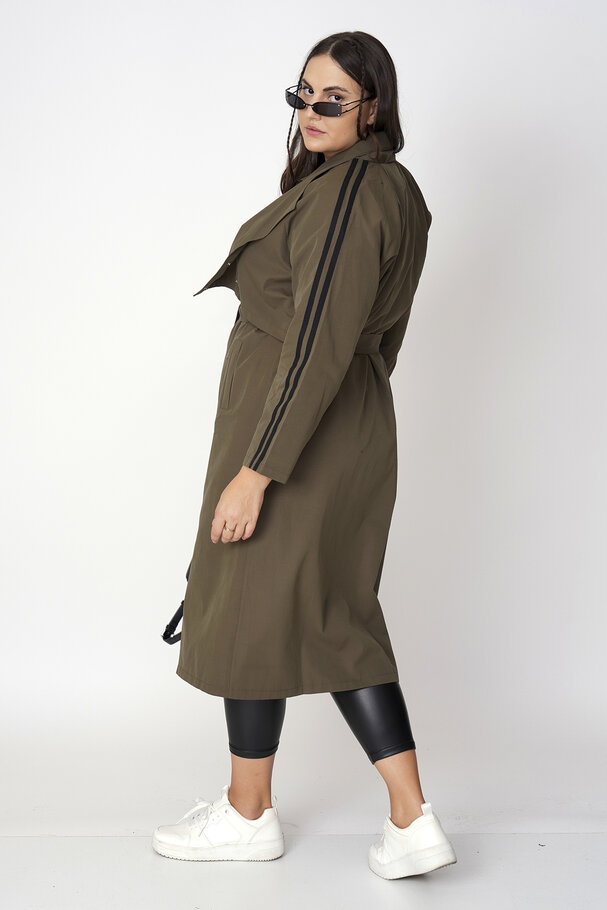 DUAL-USE TRENCH COAT THAT CAN BE CONVERTED INTO A VEST