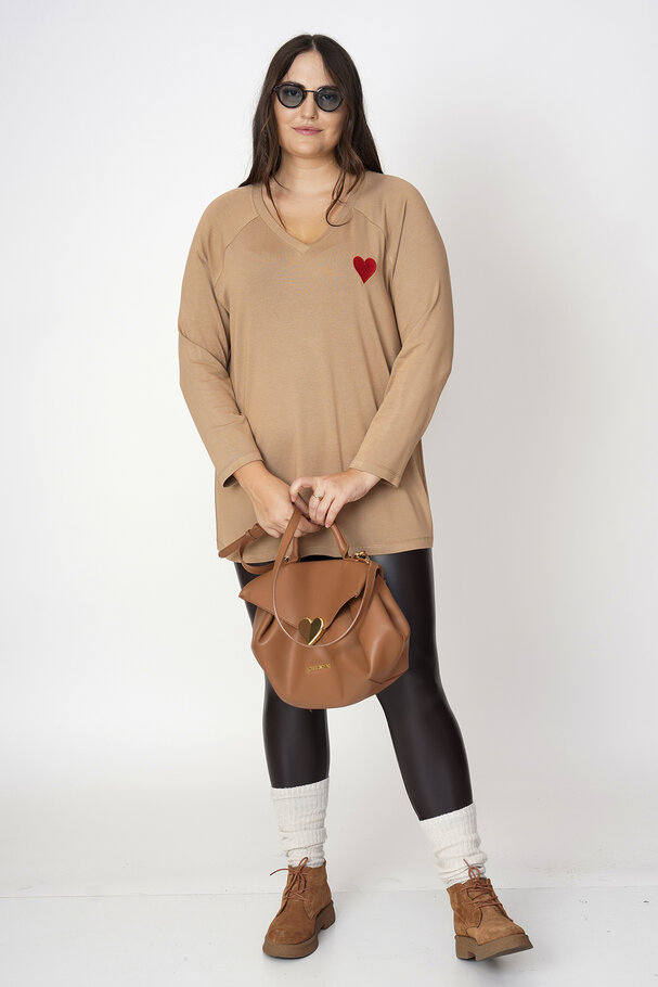 HEART EMBROIDERED KINT TOP