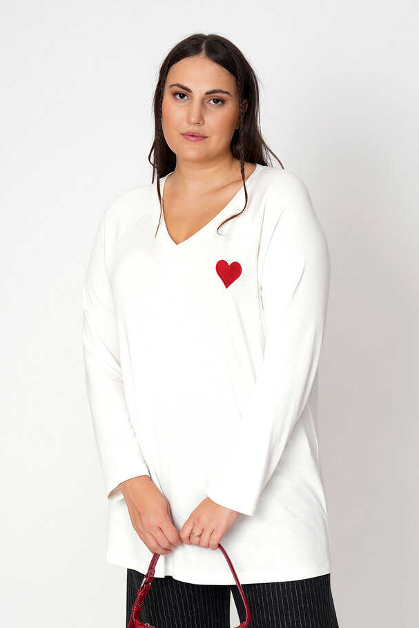 HEART EMBROIDERED KINT TOP