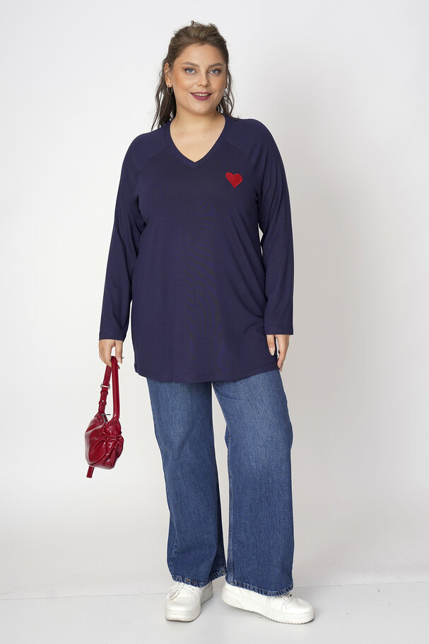 HEART EMBROIDERED KINT TOP