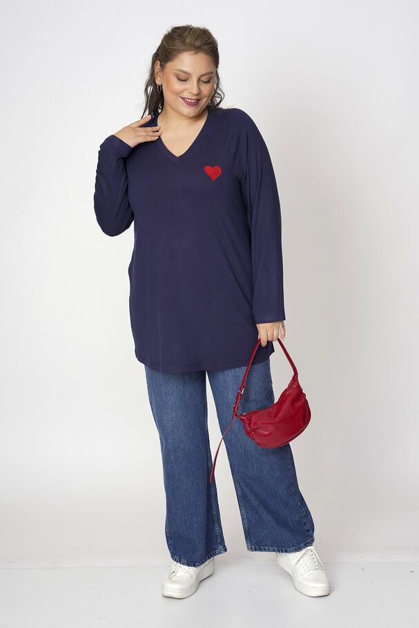 HEART EMBROIDERED KINT TOP