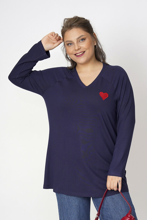 HEART EMBROIDERED KINT TOP