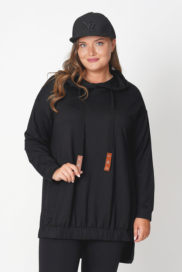 HOODIE WITH ASYMMETRIC HEM