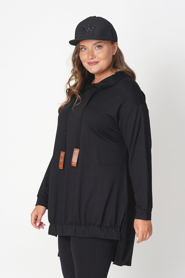 HOODIE WITH ASYMMETRIC HEM