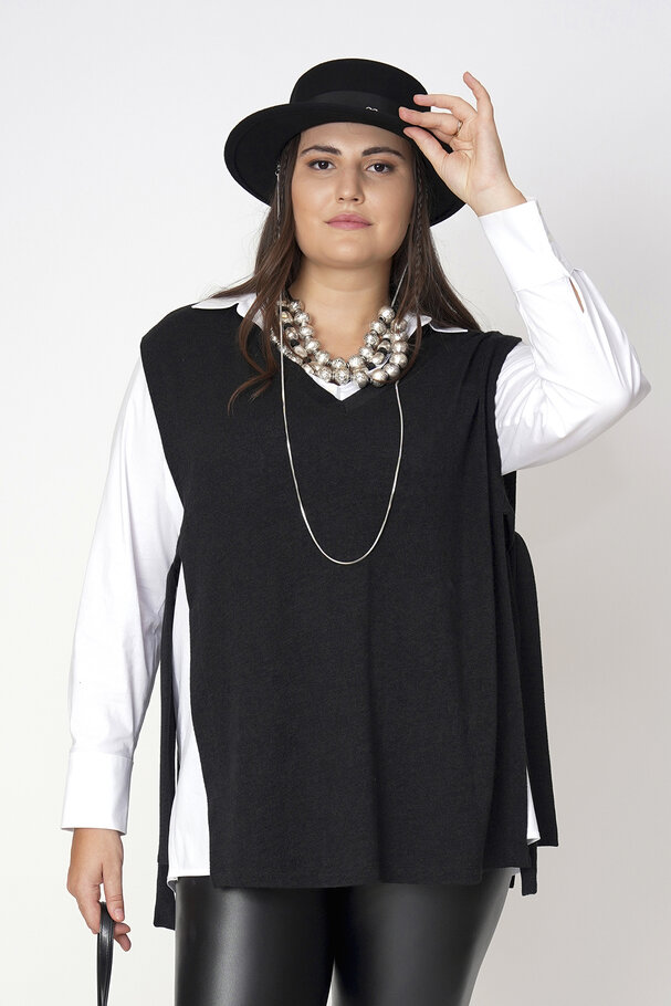 KNITTED TIED WAISTCOAT