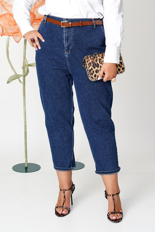 HIGH-WAIST MOM JEANS