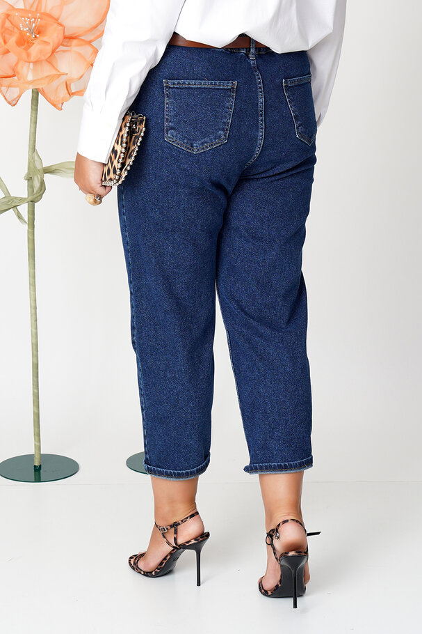 HIGH-WAIST MOM JEANS