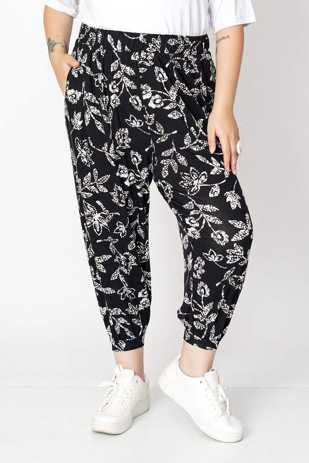 PRINTED RELAXED CAPRI TROUSERS