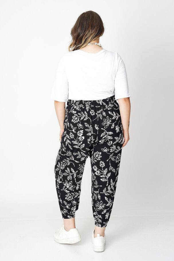 PRINTED RELAXED CAPRI TROUSERS