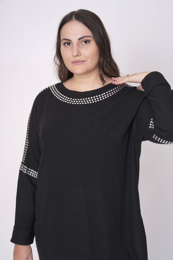 SOFT TOUCH OVERSIZE EMBELLISHED TOP