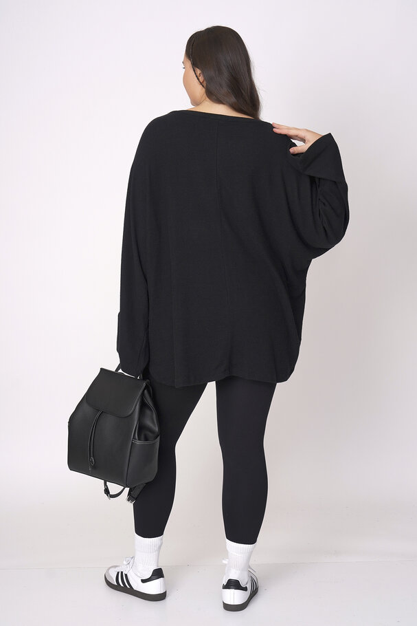 SOFT TOUCH OVERSIZE TOP