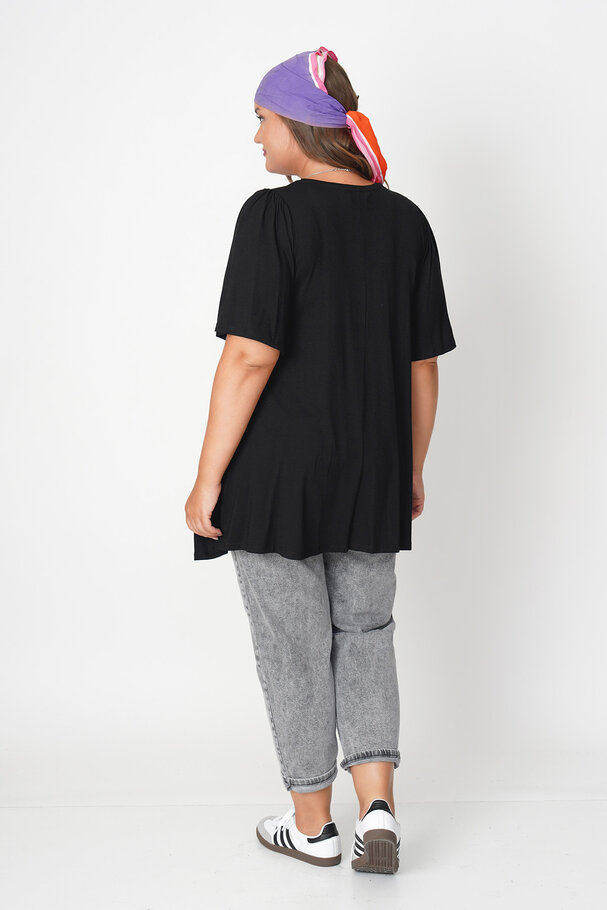 T-SHIRT WTH FRONT PLEAT