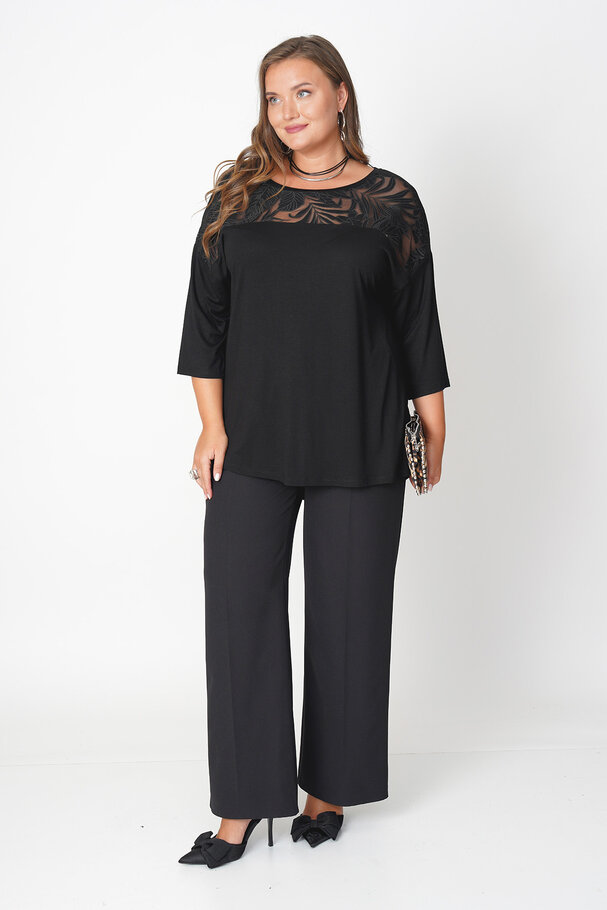 TOP WITH LACE DETAIL