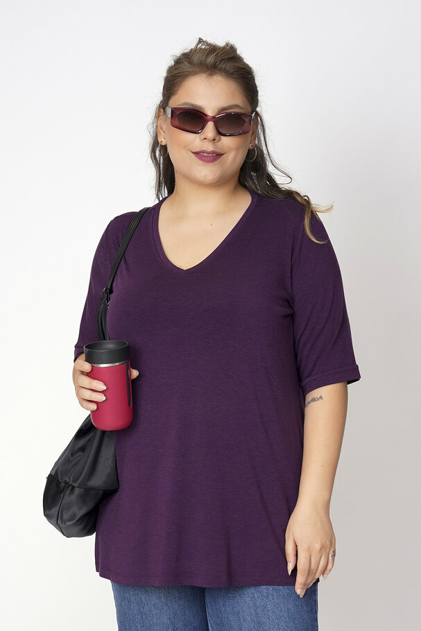 V-NECK BASIC T-SHIRT