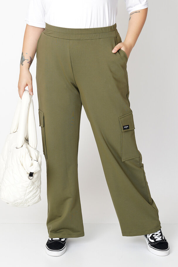 WIDE-LEG CARGO TROUSERS