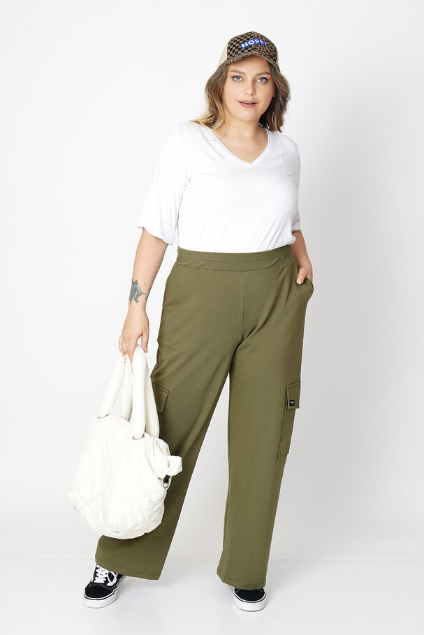 WIDE-LEG CARGO TROUSERS