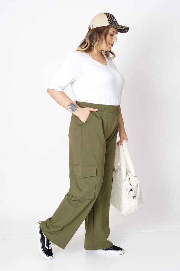 WIDE-LEG CARGO TROUSERS