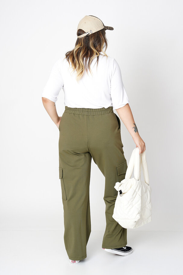 WIDE-LEG CARGO TROUSERS