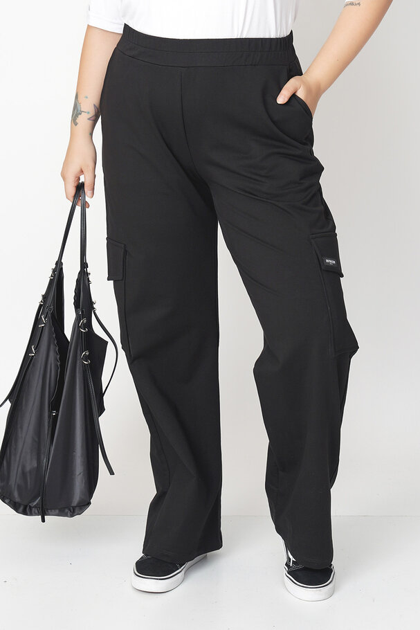 WIDE-LEG CARGO TROUSERS