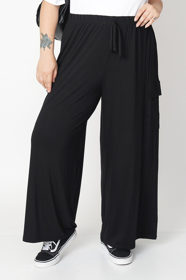 WIDE-LEG RELAXED CARGO TROUSERS