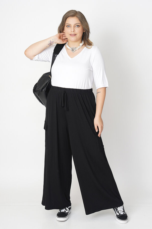 WIDE-LEG RELAXED CARGO TROUSERS